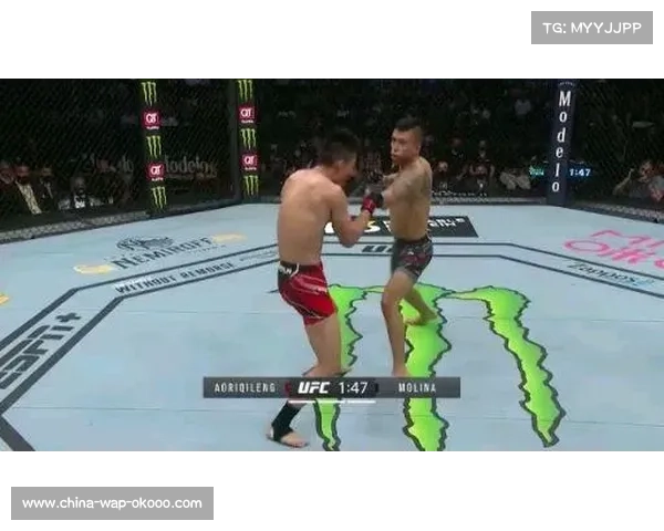 UFC 322全球直播镜头记录后台花絮,选手热身画面曝光 UFC 322全球直播镜头记录后台花絮,选手热身画面曝光